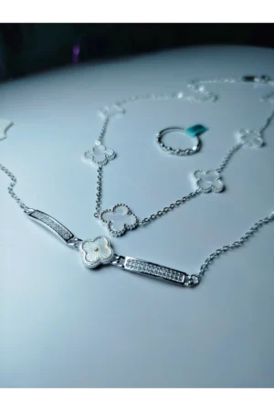 Collar Trébol + Pulsera Trébol + Anillo número 18.