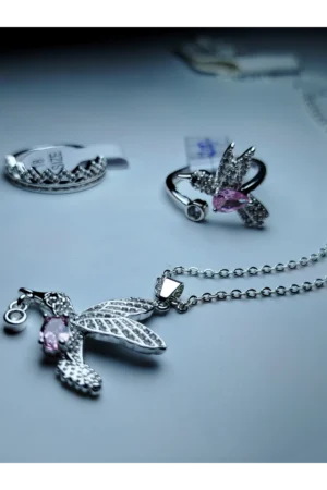 Anillo colibrí regulable + Collar colibrí rosa.